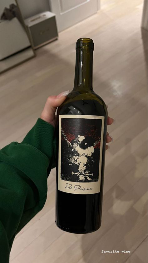 Bottle Of Wine Aesthetic, Wine Bottle Aesthetic, Wine Bottle Label Design, Wine Bottle Design, Alcohol Party, Bottle Label Design, Alcohol Aesthetic, Cute Small Tattoos, Caking It Up