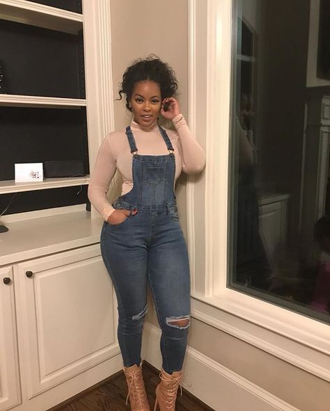 Overalls Outfit, Outfit Fall, Outfits With Hats, I Forgot, Looks Style, Women Dress, Outfits Casuales, Fashion Classy, Hat Fashion