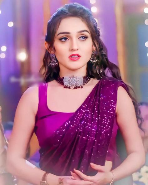 Tanya Sharma, Celebrity Makeup Looks, Beautiful Casual Dresses, Open Hairstyles, Indian Fashion Saree, Elegant Saree, Wedding Hairstyle, Stylish Sarees, Indian Beauty Saree