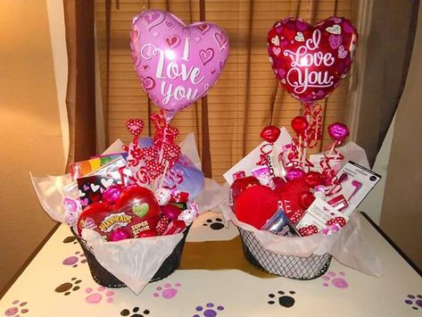 Girls Valentine basket (teen & preteen) Cute Valentines Baskets, Valentines Baskets, Valentine Basket, Valentine Baskets, Valentine's Day Gift Baskets, Diy Best Friend Gifts, Valentine Day Gift, Cute Valentines, Anniversary Ideas