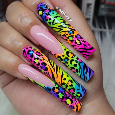 Zulay Guzman on Instagram: “I'm freaking obsessed 😍 Lisa frank inspired nails 💅 couldn't wait until tomorrow ✨️✨️✨️✨️✨️✨️✨️✨️ Usually @zulaysnailshop 3xl tapered s…” Bright Acrylic Nails, Winter Nail Art Ideas, Lisa Frank Inspired, Bright Nail Art, Cheetah Print Nails, Leopard Print Nails, Nails Design With Rhinestones, Inspired Nails, Dope Nail Designs