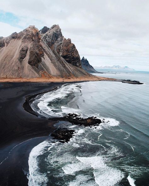 Black sand beach at Stokksnes, Iceland // Photo by roaminglovers on Instagram Magic Places, Black Sand Beach, Black Sand, Alam Yang Indah, Pretty Places, Nature Travel, Aerial View, Abu Dhabi, Travel Dreams