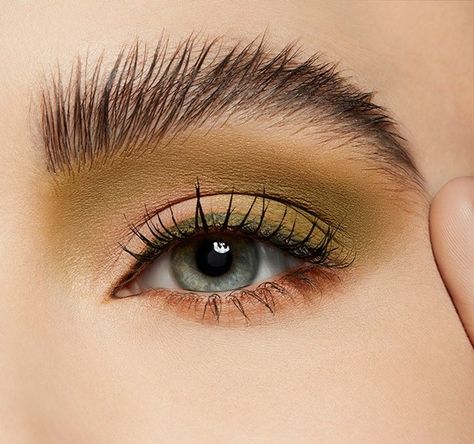 New Shades for Spring! Green Shadow, Makeup Wallpapers, Mac Powder, Mac Eyes, Face Kit, Blur Effect, Makeup News, Single Eyeshadow, Mac Eyeshadow