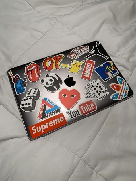 Mac Book Aesthetic Case, Stickers On Macbook Aesthetic, Mac With Stickers, Stickerbomb Laptop, Laptop Covered In Stickers, Macbook Cover Aesthetic, Macbook Stickers Ideas, Macbook Stickers Aesthetic, Apple Laptop Stickers