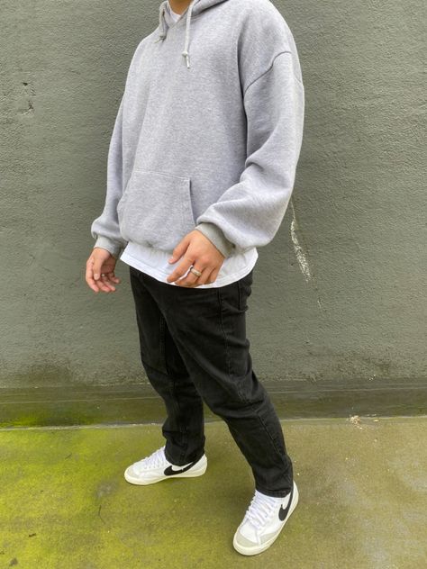 Grey Hoodie Outfit Men, Grey Hoodie Outfit, Wear Wolf, Gray Hoodie Outfit, Hoodie Outfit Aesthetic, Vintage Black Jeans, White Blazers, Uni Fits, Hoodie Outfit Men