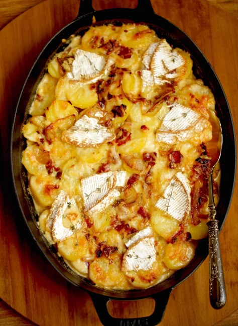 Easy tartiflette recipe originating from France. A decadent French Potato Casserole that makes a fantastic holiday side dish! INCLUDES RECIPE VIDEO TOO! #entertainingwithbeth #recipevideo #frenchrecipes #FrenchPotatoCasserole #TartifleteRecipeFrance #HolidaySideDish #PotatoRecipes #PotatoSideDishes #ChristmasRecipes #ThanksgivingSideDish French Recipes Videos, Chatauebriand Recipes, French Potato Recipes, French Meals Traditional, Recipes From France, French Breakfast Recipes, Tartiflette Recipe, Béchamel Sauce, French Potatoes