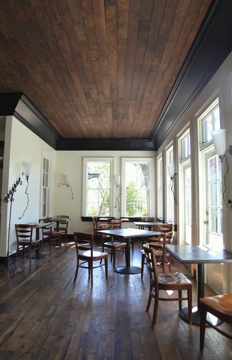 Dark Wood Ceiling Living Room, Dark Restaurant, Ceiling Remodel, Greenhouse Construction, Wood Plank Ceiling, Dark Ceiling, Living Room Wood Floor, Ceiling Trim, Plank Ceiling