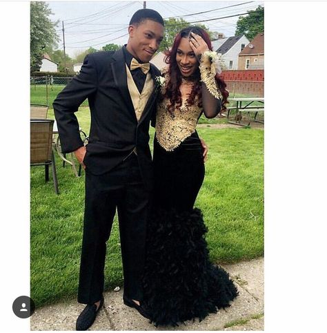 @SupremeCurlz Black And Gold Prom Couple Outfit, Gold Prom Couple Outfit, Black And Gold Prom Couple, Black And Gold Prom Suit, Gold Prom Couple, Cute Prom Couples, Gold Prom Suit, Prom Couples Outfits, Prom Suit Ideas