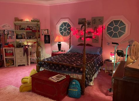 Frankenstein Bedroom, 80’s Bedroom, 80s Home Decor, 80’s Decor, Colorful Eclectic Home, Horror Room, 80s Bedroom, 80s Home, 80s Interior