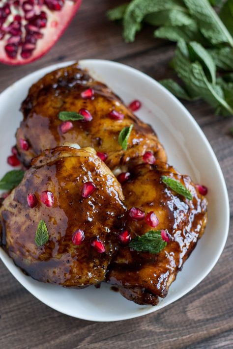 Chicken Glaze, Glazed Chicken Thighs, Pomegranate Chicken, Balsamic Glazed Chicken, Balsamic Vinegar Chicken, Honey Glazed Chicken, Pomegranate Recipes, Vegetarian Side Dishes, Pomegranate Molasses