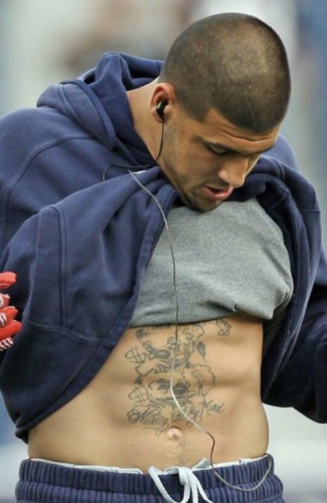 Aaron Hernandez Aaron Hernandez Wallpaper, Aron Hernandez, Patriots Wallpaper, New England Patriots Wallpaper, Aaron Hernandez, Hunks Men, Lycra Men, Football Outfits, Muscular Men