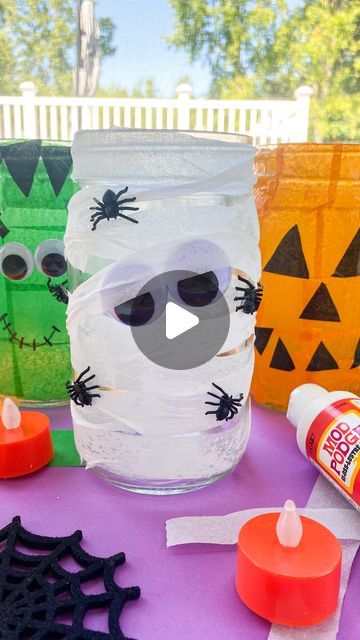 Halloween Jar Crafts, Campfire Foods, Food Fall, Halloween Jars, Halloween Mason Jars, Green Tissue Paper, Halloween 23, Tissue Paper Crafts, Mason Jar Lanterns