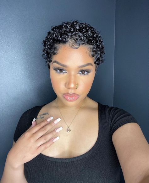 Big Chop Hairstyles, Big Chop Natural Hair, Finger Waves Short Hair, Short Natural Curly Hair, Black Hair Updo Hairstyles, Short Shaved Hairstyles, Hairstyle Tips, Twa Hairstyles, Natural Hair Cuts