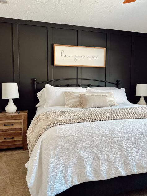 Main Bedroom Ideas Master Suite Color Schemes Accent Walls, Wall Behind Bed, Black Walls Bedroom, Batten Wall, Feature Wall Bedroom, Stair Wall, Bedroom Bedding, Master Room, Accent Wall Bedroom