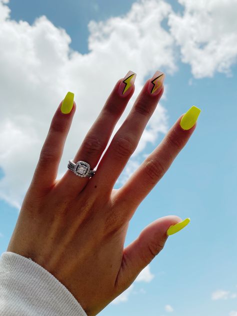 Cute Cruise Nail Designs, Black Lightening Bolt Nails, Track Nails Designs, Trending Summer Nails Square, Beach Nails Coffin Shape, Lightening Bolt Nails Acrylic, Lightening Bolt Nail Design Western, Miami Nails Ideas Short, Bright Summer Acrylic Nails Short Square