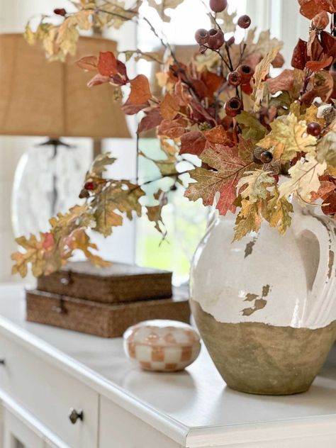 10 Things To Do Now To Be Ready For Fall - StoneGable Fall Elements, Fall Stem, Fall Table Centerpieces, White Ginger Jars, Fall Arrangements, Autumn Nature, Ready For Fall, Decor Essentials, Fall Centerpiece