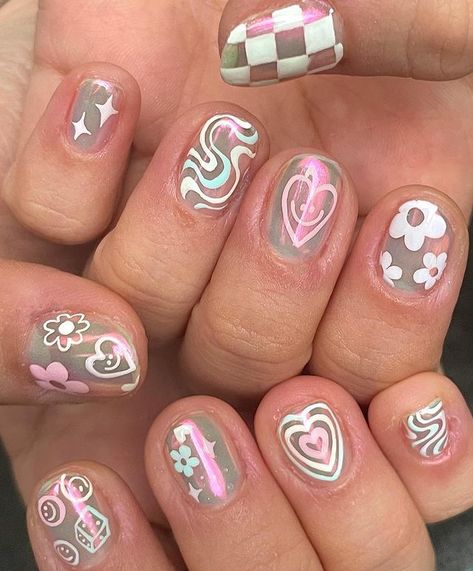 Easy Toe Nail Art, Toe Nail Art Designs, Nails Vibrant, Nail Art Designs For Beginners, Simple Toe Nails, Minimal Nails Art, Band Nails, Retro Nails, Hippie Nails