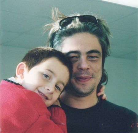 Marc Musso with Benicio Del Toro on the set...never saw this photo before...so cute! Benicia Del Toro, Melissa Leo, Antarctica Travel, 21 Grams, February 19, The Bull, I Have A Crush, Man Crush, Picture Photo