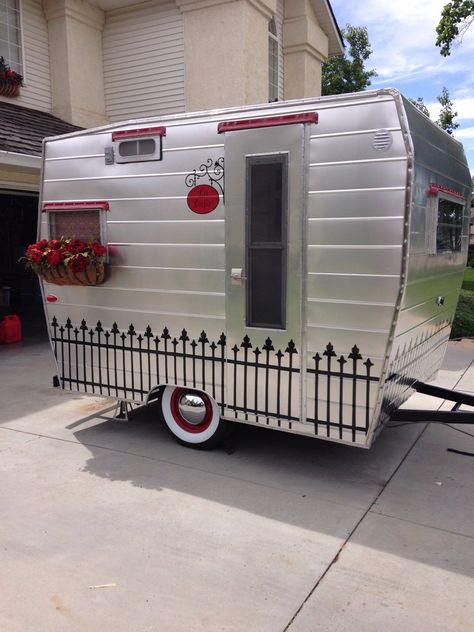 everything working 1963 Aristocrat Lil’ Loafer camper trailer Aesthetic Camper, Aliner Campers, Custom Awnings, Camper Diy, Camper Trailer For Sale, Small Travel Trailers, Vintage Camper Remodel, Trailer Diy, Tiny Trailers