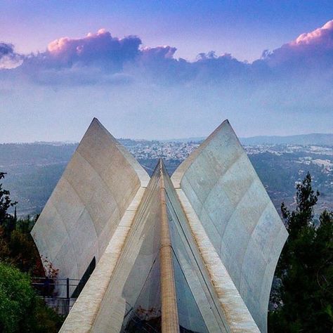 Yad Vashem, Jerusalem Archaeology Dig, Moshe Safdie, Yad Vashem, Memorial Museum, The Architect, Travel Bugs, History Museum, East West, Summer Travel