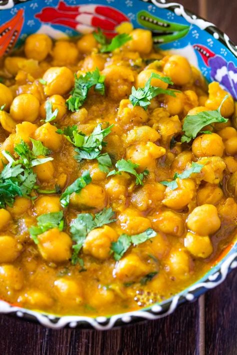 Punjabi Chole Masala | I Knead to Eat Rice With Curry, Chickpea Rice, Punjabi Chole, Easy Chickpea Curry, Garlic Chickpeas, Spice Chart, Chickpea Masala, Baked Greek Chicken, Chole Masala