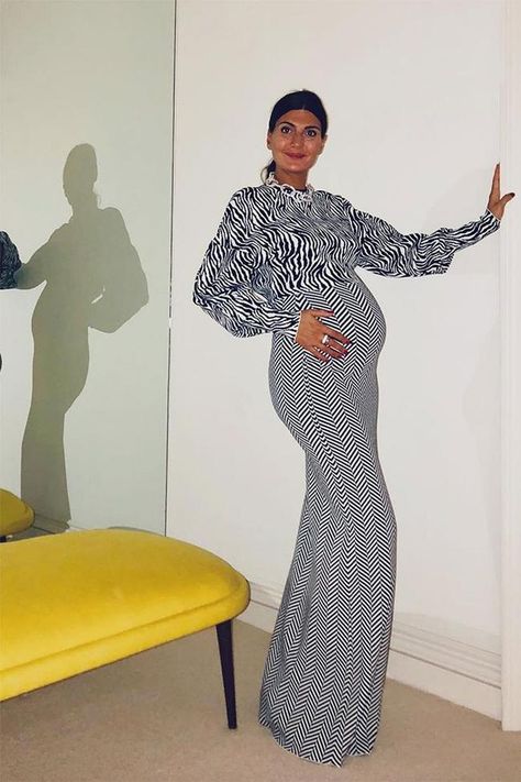 Giovanna Battaglia 2023, Vintage Maternity Outfits, Secret Cinema, Giovanna Battaglia Engelbert, Pregnant Style, Alaia Dress, Vintage Maternity, Custom Wedding Gown, Floral Coat