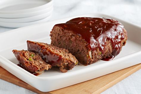 Whip up this microwave meatloaf in less than half an hour Speedy microwave cooking makes this scrumptious Barbecue Microwave Meatloaf possible. Microwave Meatloaf, Easy Pleasing Meatloaf, Barbecue Meatloaf Recipes, Cheeseburger Meatloaf Recipes, Barbecue Meatloaf, Cheeseburger Meatloaf, Chicken Meatloaf, Barbecue Sauce Recipes, Easy Meatloaf