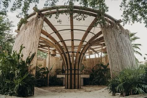 Gazebo Architecture, Outdoor Reading Area, Bathroom Architecture, Pavilion Architecture, Bamboo Structure, Sou Fujimoto, Bamboo Architecture, Pavilion Design, Bamboo Bathroom