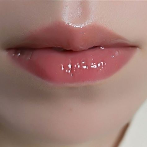 Douyin Lips, Dream Lips, Heart Shaped Lips, Lip Types, Pretty Nose, Glossier Lipstick, Lip Color Lipstick, Nice Lips, Love Lips