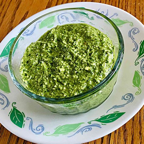 Spinach Walnut Pesto Walnut Pesto Recipe, Pesto Uses, Pine Nut Pesto, Kale Pesto Recipe, Walnut Pesto, Kale Pesto, Kale Recipes, Pesto Recipe, Spinach And Cheese