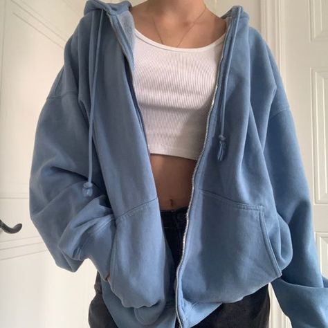 pinterest | oliviamariko Lounge Fashion, Adrette Outfits, Mode Ulzzang, Converse Outfits, Sweatpants Outfit, Tumblr Outfits, Cute Comfy Outfits, Winter Trends, Indie Outfits