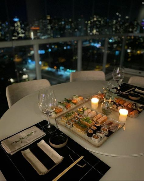 Fakta Virgo, Dinner Date Aesthetic, Romantic Dinner Decoration, Sushi Dinner, Romantic Date Night Ideas, Dinner At Home, Dinner Decoration, Fancy Dinner, Date Dinner