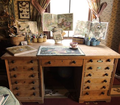 Old Fashioned Desk, Cottage Desk, Cottagecore Desk, English Desk, English Cottage Decor, Boston Art, Pretty Houses, Old Office, English Interior