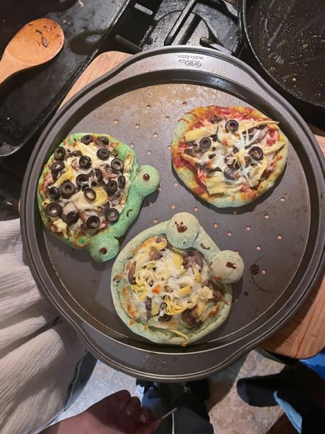 Frog Pizzas, Host A Party, Pizza, Essen, Pizzas