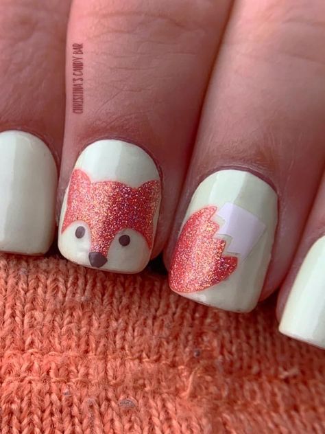 Fox Nail Art Designs, Fox Fall Nails, Fox Nail Designs, Fall Animal Nail Designs, Fall Animal Nails, Moose Nails, Fox Nails Designs Fall, Fall Fox Nails, Hedgehog Nails