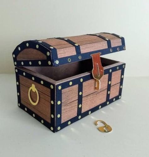 Treasure Chest Craft, Kids Pirate Party, Pirate Chest, Chests Diy, Under The Sea Decorations, Peter Pan Party, Twig Furniture, Pirate Themed Birthday, Pirate Treasure Chest