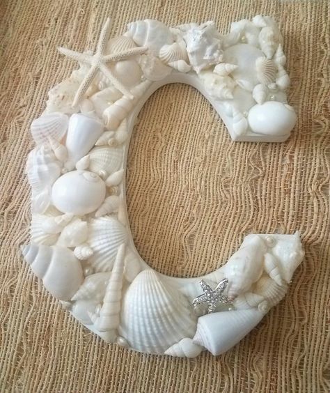 Ocean Room Ideas, Seashell Letter, Coastal Room Decor, Letter Diy, Fun Summer Crafts, Seashell Projects, Cute Summer Wallpapers, Jute Crafts, Shell Crafts Diy