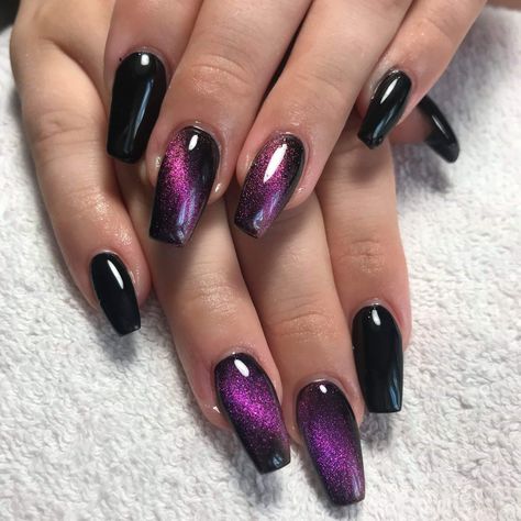 Black And Purple Ombre Nails Halloween, Nails Purple And Black Design, Cute Black Acrylic Nails Coffin Short, Purple To Black Ombre Nails, Purple Black Cat Eye Nails, Pink Blue Black Nails, Purple Black Glitter Nails, Deep Purple Ombre Nails, Black With Purple Glitter Nails