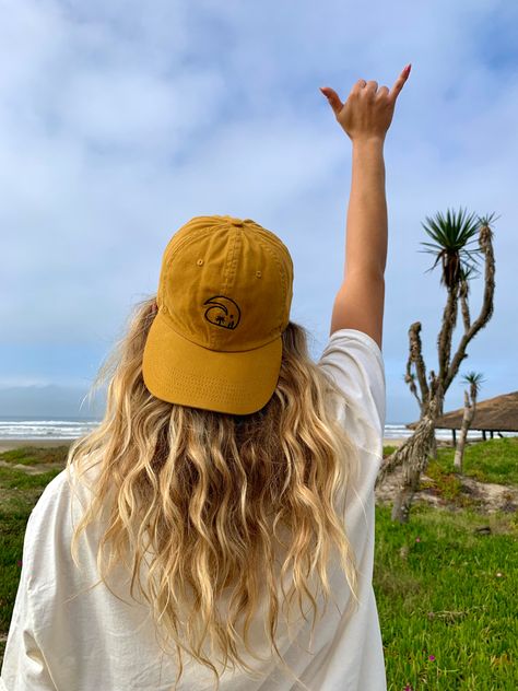 Tan And Blonde, Surfer Girl Hair, Blonde With Freckles, Surfer Aesthetic, Beach Blonde Hair, Surf Hair, Tan Blonde, Beachy Hair, Ocean Girl