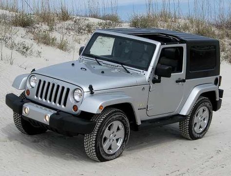 Silver jeep Grey Jeep Wrangler Aesthetic, Silver Jeep Wrangler, Dark Grey Jeep Wrangler, Earl Grey Jeep Wrangler, Silver Jeep, Jeep Wrangler Sahara, Junior Year, Jeep Cars, Jeep Life