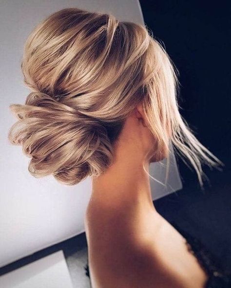 Gorgeous Updo Hairstyles for Any Occasion Messy Hair Updo, Makeup Tip, Bridal Hair Inspiration, Bridal Hair Updo, Best Wedding Hairstyles, Hairstyles Updo, Trendy Wedding Hairstyles, Bridal Hair Flowers, Wedding Hair Inspiration