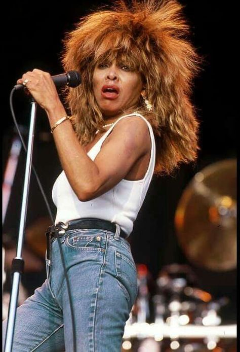 @ederikschneiderUS Rock and R&B Goddess, as well as #DenimDiva #TinaTurner, in 1987. (I'm guessing from looking at her hair and outfit) Every time she wears #LevisJeans, I'm sure their stock and sales skyrocket. She's absolutley sexy and beautiful. Tina Turner 80s, Tina Turner Costume, Tina Turner Proud Mary, Jimi Hendrix Poster, 80s Icons, Rock Queen, First Ladies, Women Of Rock, Celebrity Singers