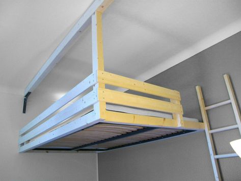 Hanging Bed Diy, Suspended Bed, Mezzanine Bed, Mezzanine Bedroom, Loft Bed Plans, Diy Loft Bed, Loft Bunk Beds, Loft Stil, Bunk Bed Designs