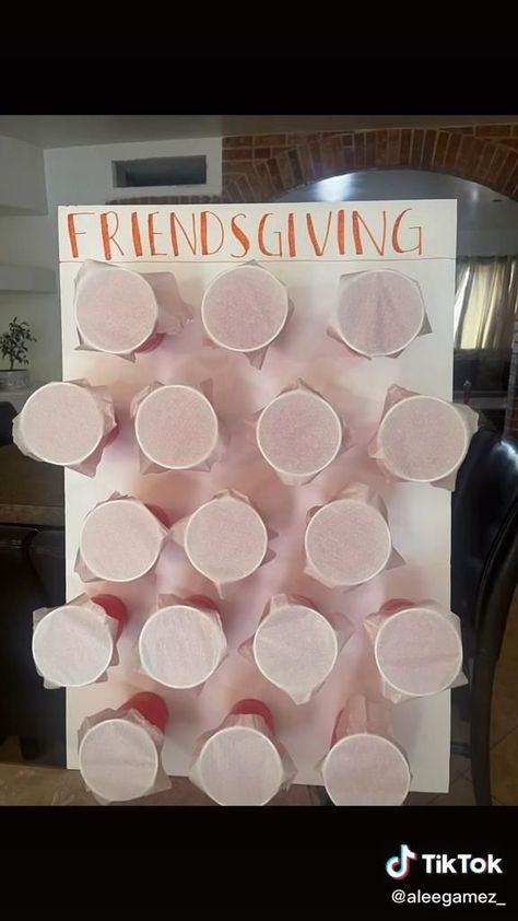 Cousingiving Ideas, Thanksgiving Pajama Party, Thanksgiving Hosting Ideas Diy, Christmas Friendsgiving Ideas, Cousingiving Decorations, Diy Thanksgiving Games For Family, Friendsgiving Birthday Ideas, Friendsgivmas Ideas, Xmas Party Ideas For Adults