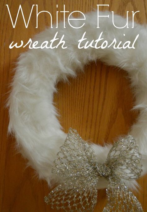 Fur Christmas Wreath, Fake Fur Crafts, Fur Wreath, Make A Christmas Wreath, Glam Christmas Decor, Christmas Mesh Wreaths, Yarn Wreath, Christmas Wreaths To Make, Xmas Wreaths