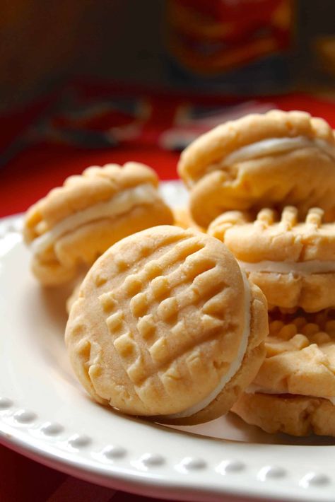 plate of British custard creams recipe Custard Cream Recipe, Custard Creams, Custard Cookies, British Biscuits, British Cooking, Homemade Custard, Scottish Recipes, British Baking, Smart Cookie