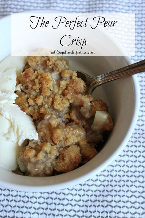 This pear crisp is so simple to make and so tasty that it will knock your socks off! Pear Dessert Recipes, Pear Crisp, Pear Dessert, Homemade Sloppy Joes, Fruit Crisp, Pear Recipes, Sandwich Recipe, Sloppy Joes, Eat Dessert