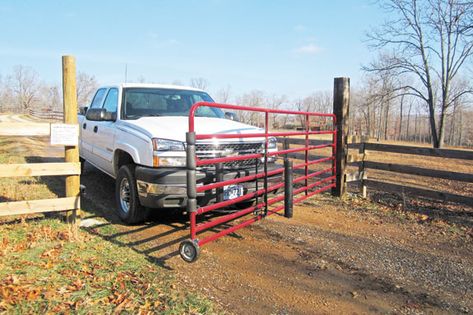 New Bump N’Drive gate hits the market - Progressive Cattle Dog Yard Fence, Cattle Gate, Ranch Gates, Horse Fencing, Work In Australia, Farm Gate, Driveway Entrance, Dog Yard, Farm Projects