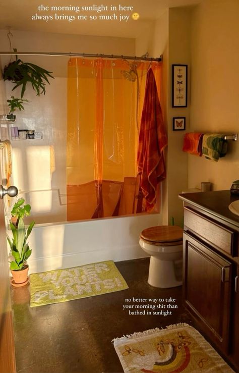 Master Bath Ideas Eclectic, Post Modern Bathroom Decor, Bathroom Aesthetic Decor Ideas, Amber Shower Curtain, Orange Aesthetic Apartment, Cute Bathroom Ideas Colorful, Orange Bathroom Aesthetic, Couples Bathroom Ideas Apartment, Half Bathroom Rental Ideas