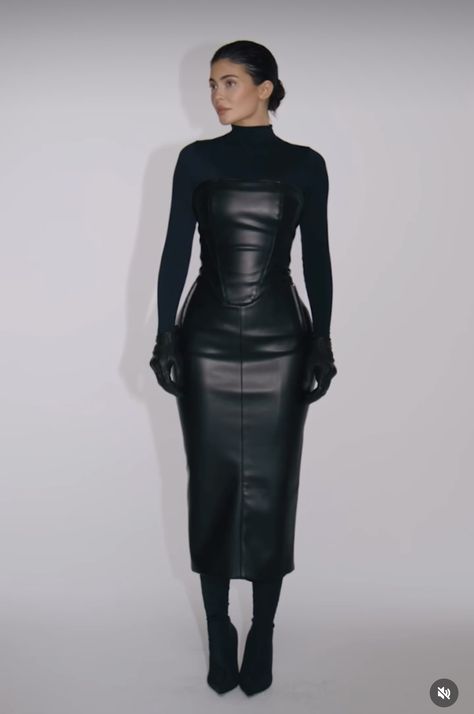 Faux Leather Dress Outfit, Black Leather Dress Outfit, Fall Leather Dress, Strapless Dress Outfit, Tube Dress Outfit, Leather Tube Dress, Leather Dress Outfit, Black Leather Outfit, Long Leather Skirt